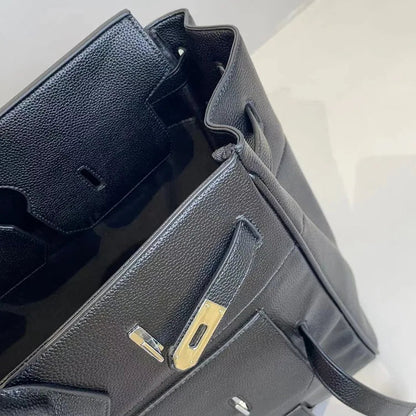 Go‑anywhere leather travel bag