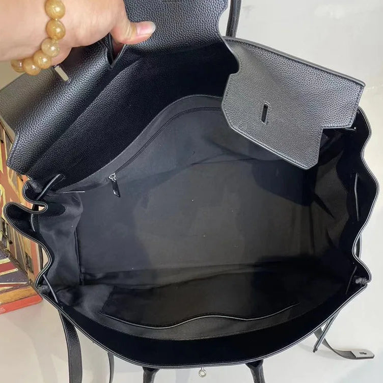 Go‑anywhere leather travel bag